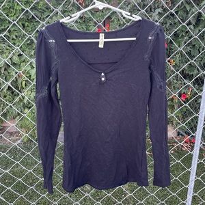 Free people Henley blouse puff sleeve detail too long sleeve size small